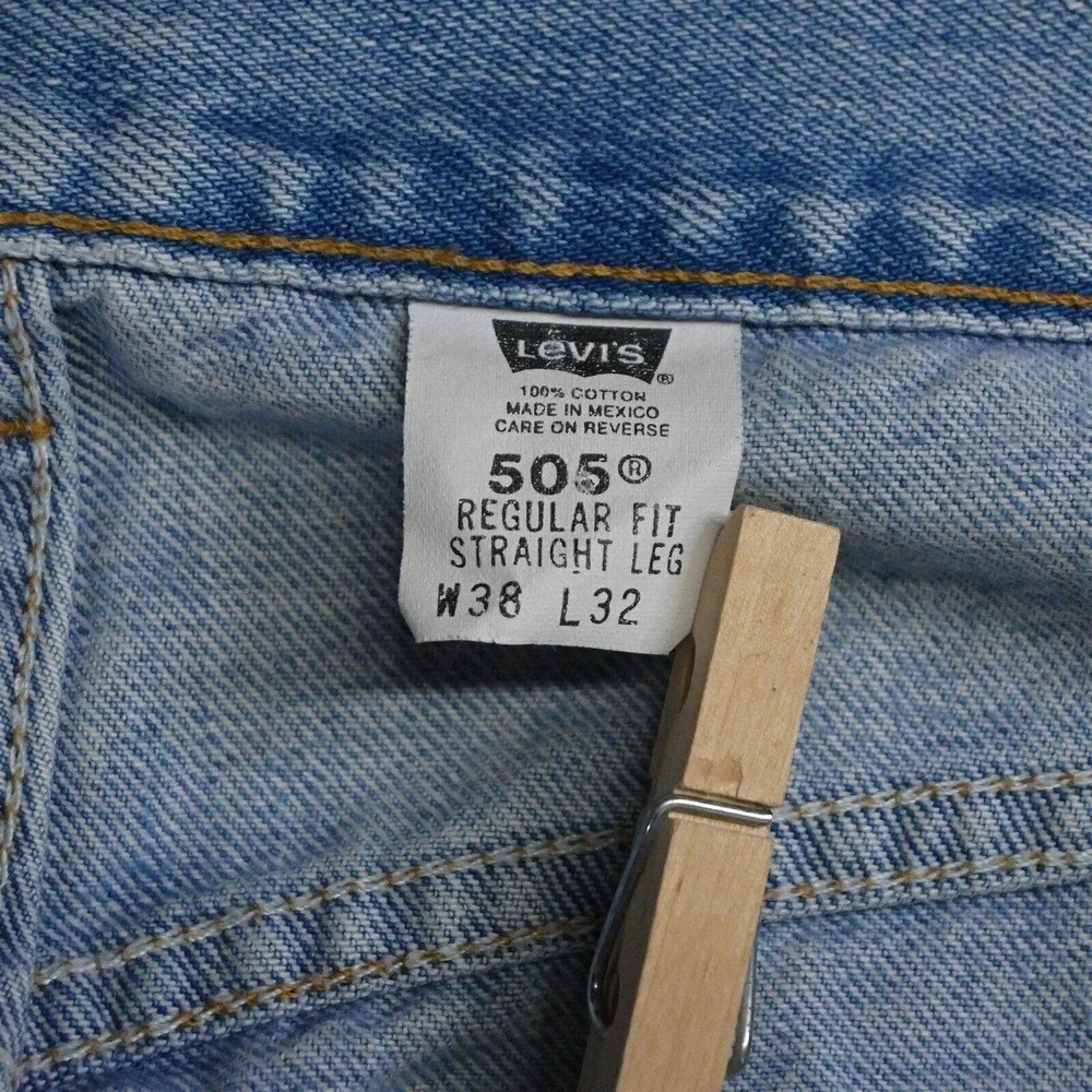 Vtg 2002 Grunge Levi's 38 x 32‎ 505 Regular Straight Light Stonewash Jeans